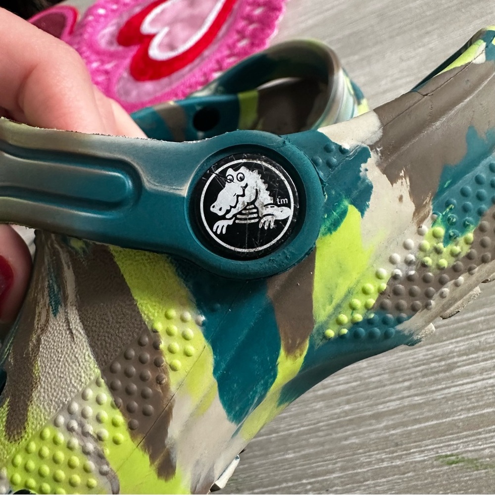 Marbled Crocs - Picture 6 of 7